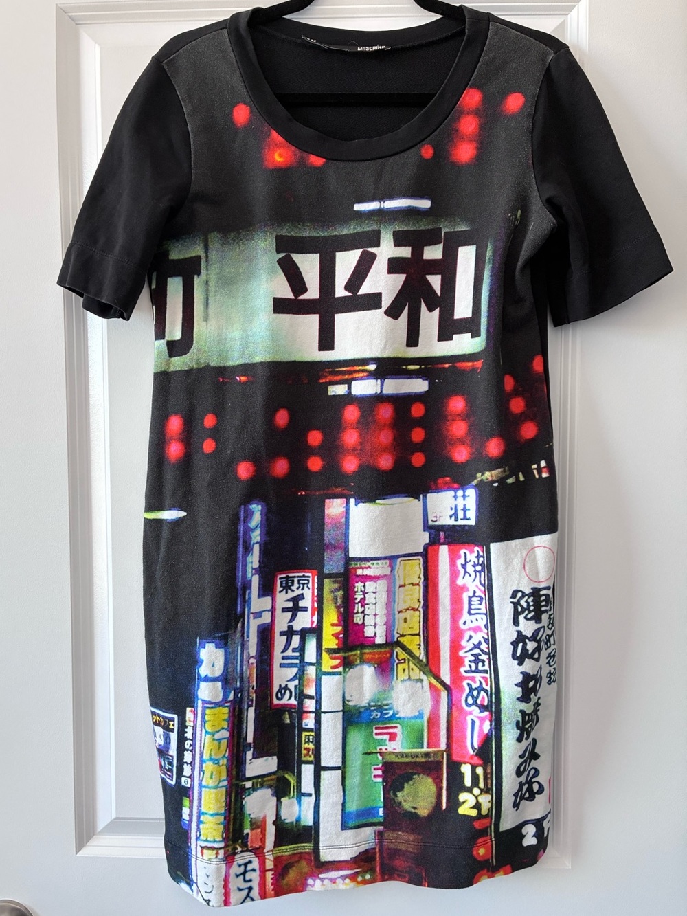 Love Moschino Size 6 Tokyo Graphic T-Shirt Dress - Black